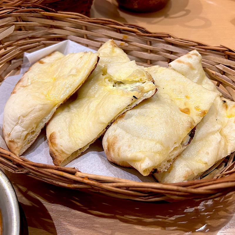 クリームチーズナン(カマナイオンタウン仙台泉大沢店)