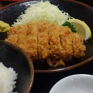 ロースカツ定食(とんかつ稲 港北ニュータウン店)