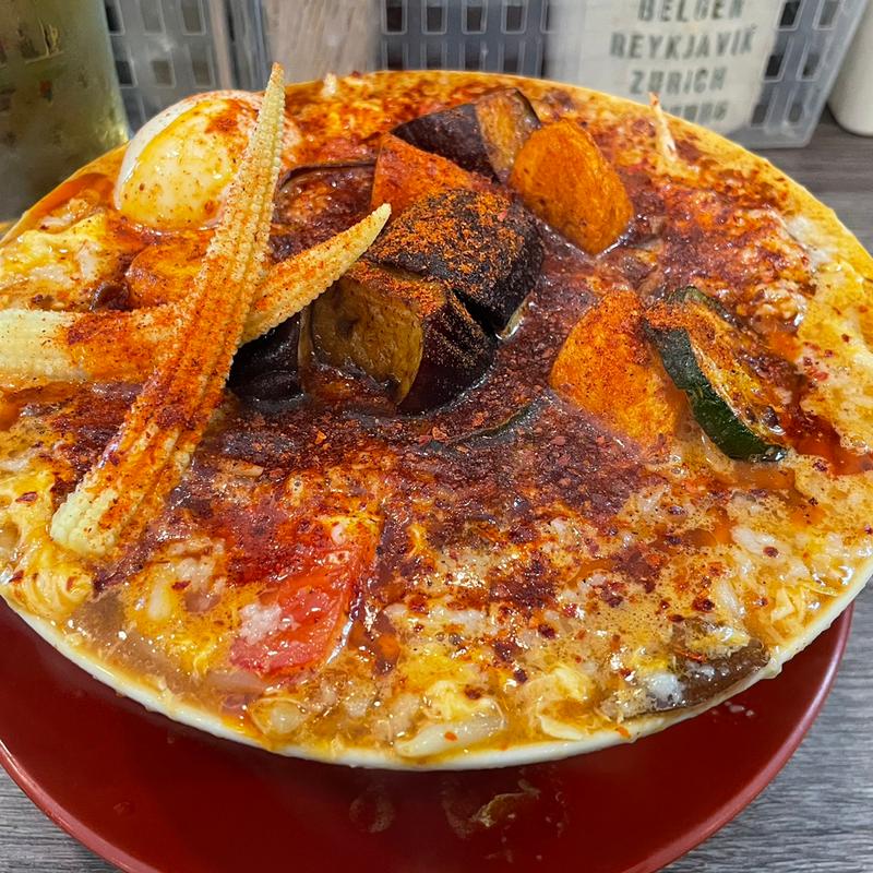 夏野菜の酸辣湯麺(背脂らーめん 背脂チャチャチャ)