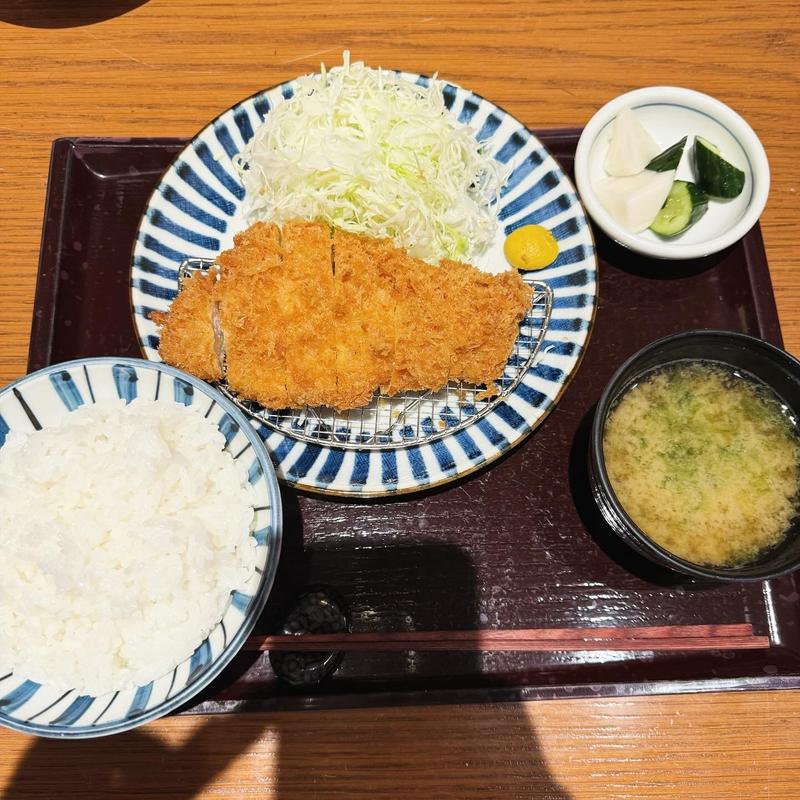 ロースカツ定食(豚料理 田)