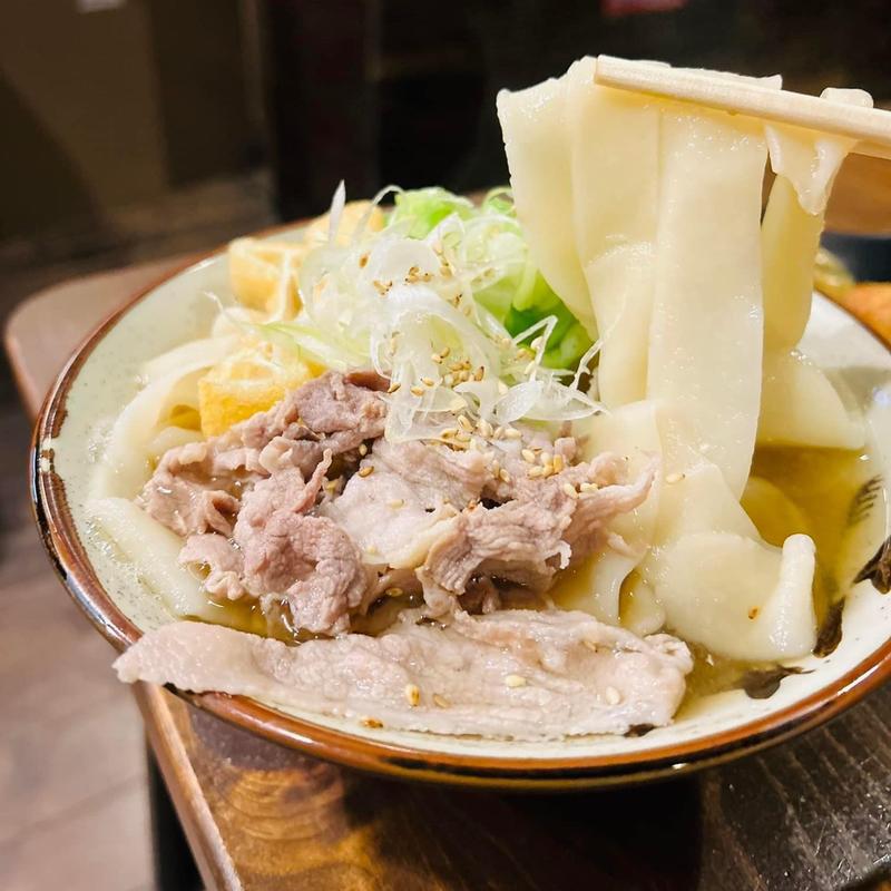 肉うどん 平打ち(UDONダイニングらんたん)