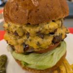 Wチーズバーガー(Leather&Diner knc)