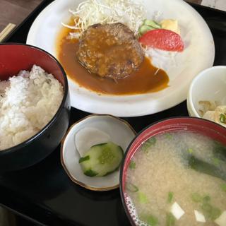 ハンバーグ定食(八ちゃん食堂 )