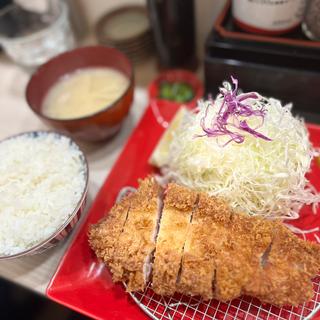 ロースカツ定食(とんかつ檍のカレー屋　いっぺこっぺ　飯田橋店)