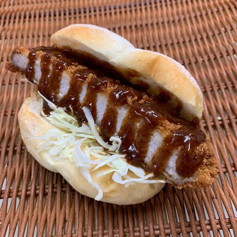 厚切りトンカツサンド(ブーランジェリーマシェリ)