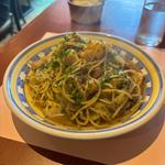 鮮魚の黒オリーブ、アンチョビソーススパゲッティ(タベルナ・パパ )