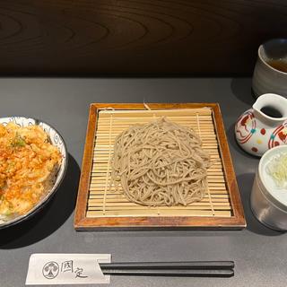 桜海老のかき揚げ丼とお蕎麦のセット(國定 勝どき店)