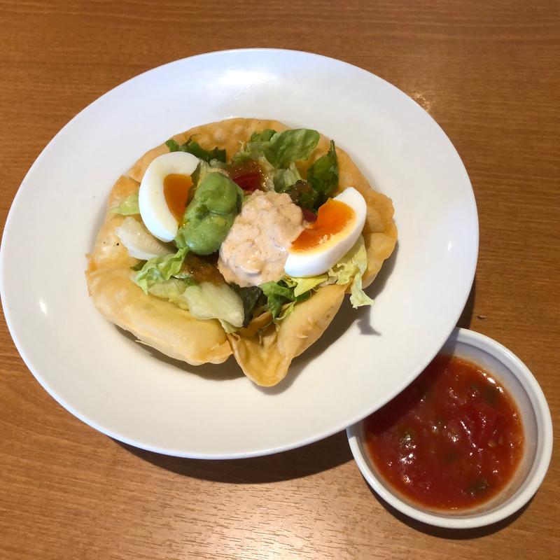 カリフォルニア タコサラダ（サルサソース付き）(ココス 足立保木間店)