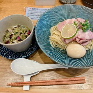 熟成醤油の特製鰹昆布水つけそば