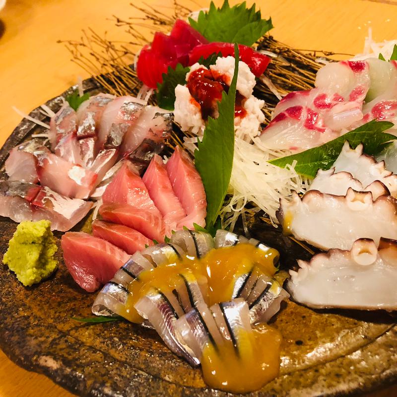 鹿児島の旬の魚のお造り盛り合わせ(海鮮本舗)