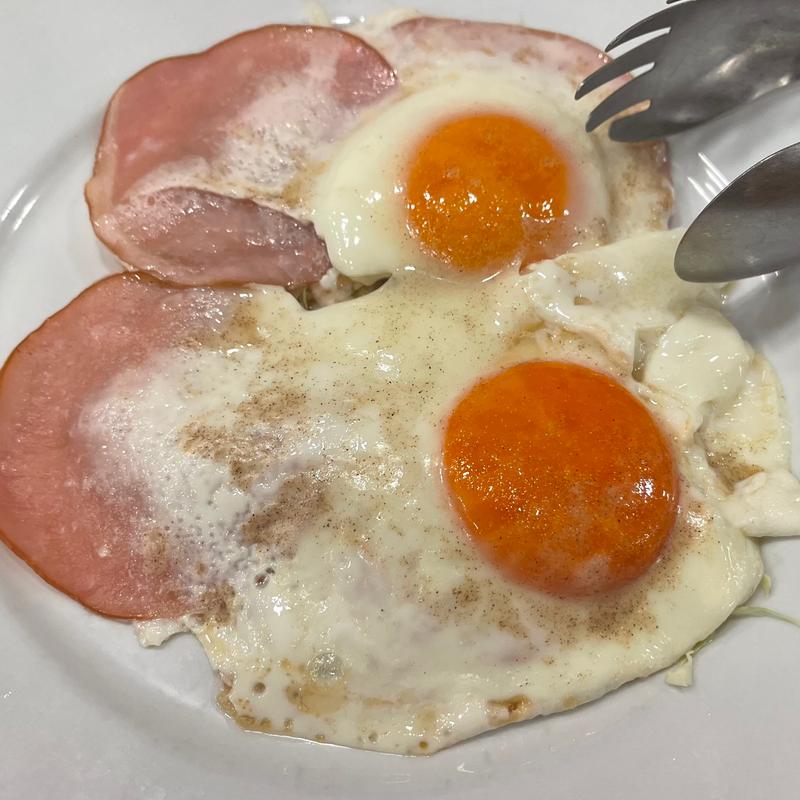 ハムエッグ(三好弥鶏料理)