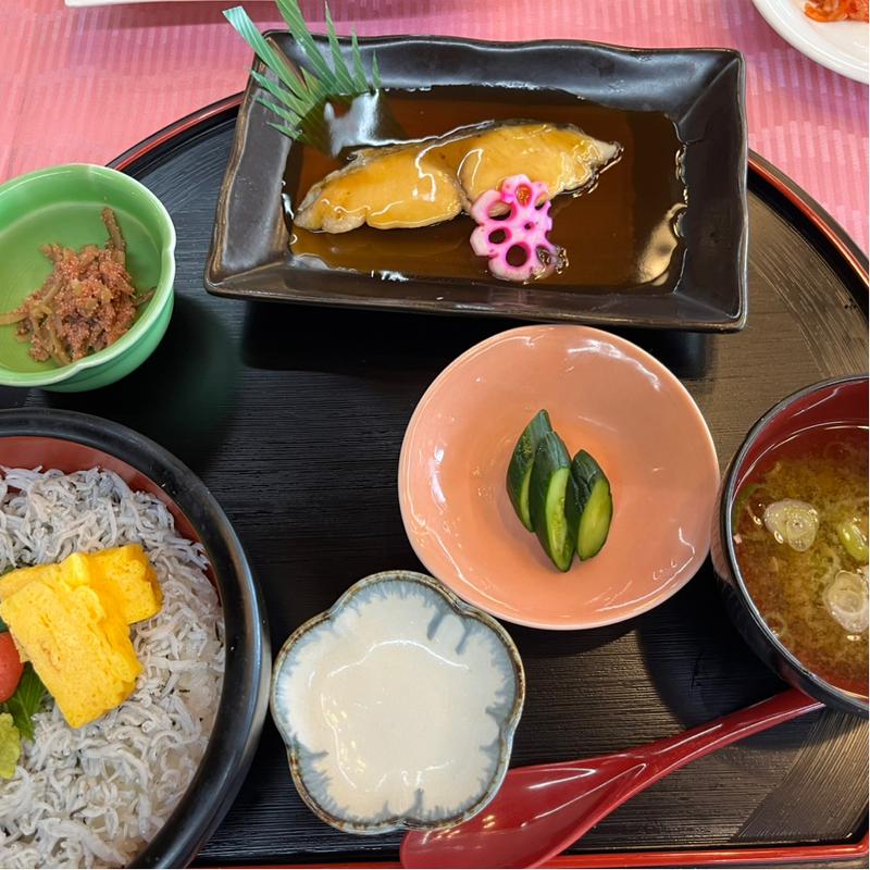 しらすと焼き魚定食(東蔵王ゴルフ倶楽部 レストラン )