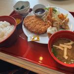 ロースカツの特選バラエティフライ定食