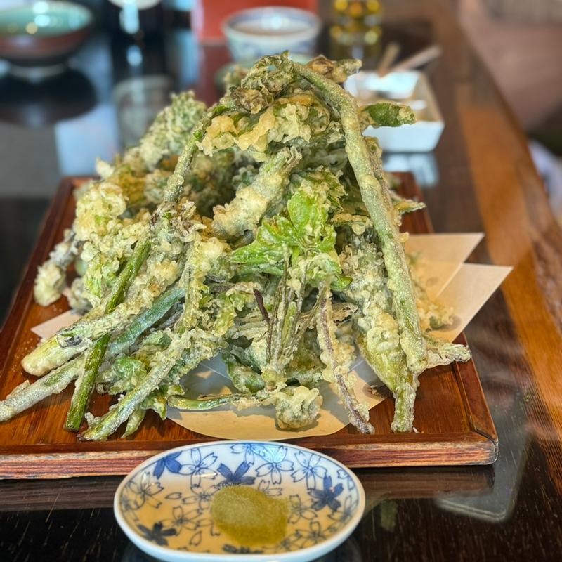 天然山菜天ぷら(そば処 三百坊 )