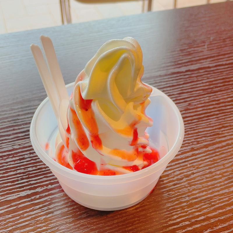 ソフトクリーム　ストロベリー(えにパン)