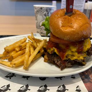 チーズバーガー(ショーグンバーガー 横浜赤レンガ店)