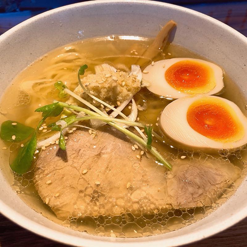 煮卵入り生姜中華そば塩(中華そば　さかうち)