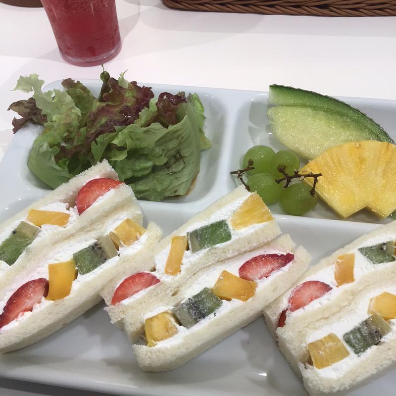 フルーツサンド（ドリンクバー付き）(果実園 リーベル 横浜ランドマークプラザ店)