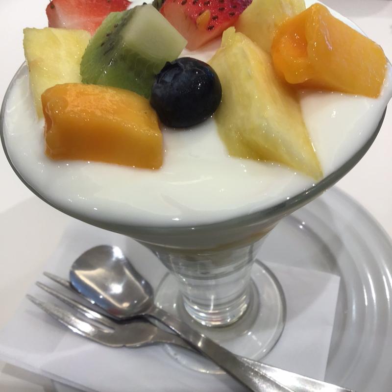 ミニフルーツヨーグルト(果実園 リーベル 横浜ランドマークプラザ店)
