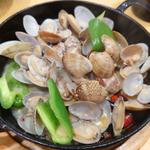 アサリの鉄鍋炒め(東城香)