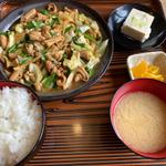 モツ炒め定食
