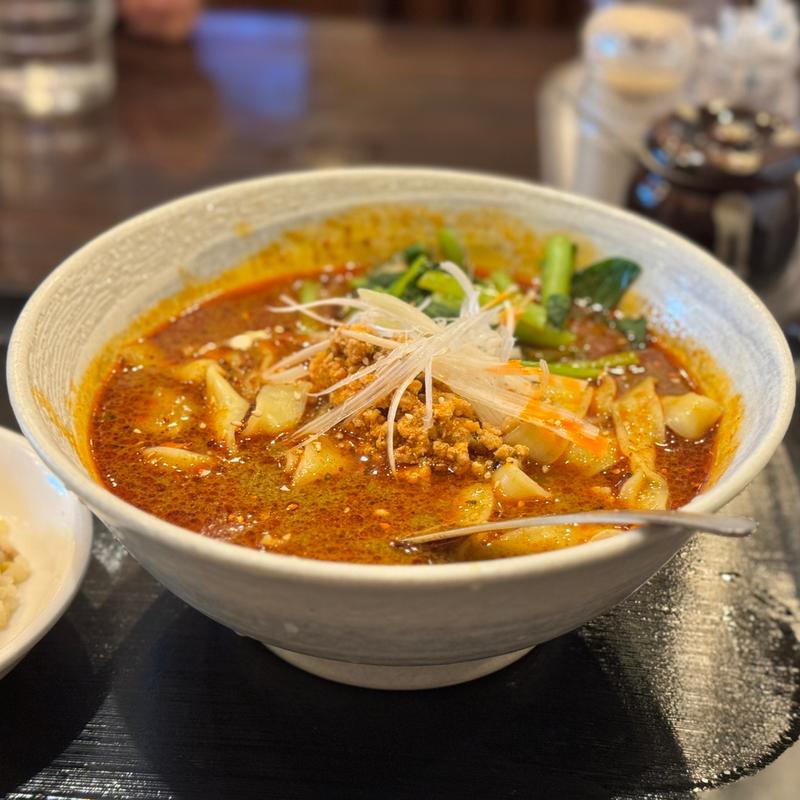 マーラー麺と半炒飯(萬福菜館)