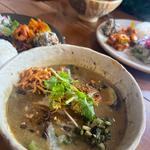 県産豚のスパイシーイエローココナッツカレー(Soi)