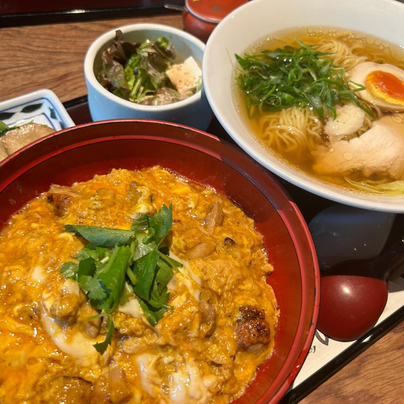 比内地鶏親子丼 らーめんセット(比内地鶏ほっこりや夢京橋店)