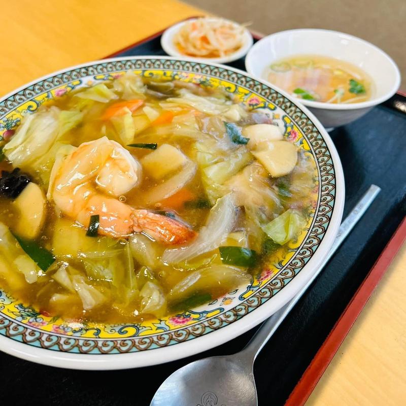 中華丼(英華飯店 （ヒデカハンテン）)