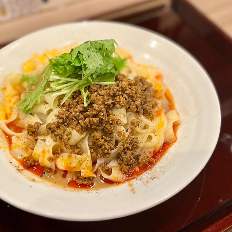 平打ち麺の冷製担々麺(濃厚鶏白湯ラーメン 鶏味万彩)