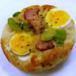 そら豆ベーコンエッグフォカッチャ(VIE DE FRANCE Café 溝の口店)