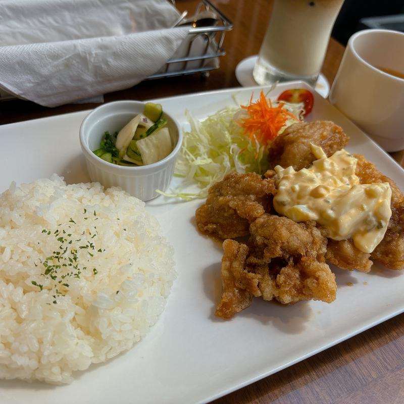 ボリュームたっぷりチキン南蛮(カフェテラス ロイ（Cafe Terrace roy）)