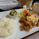 ボリュームたっぷりチキン南蛮(カフェテラス ロイ（Cafe Terrace roy）)