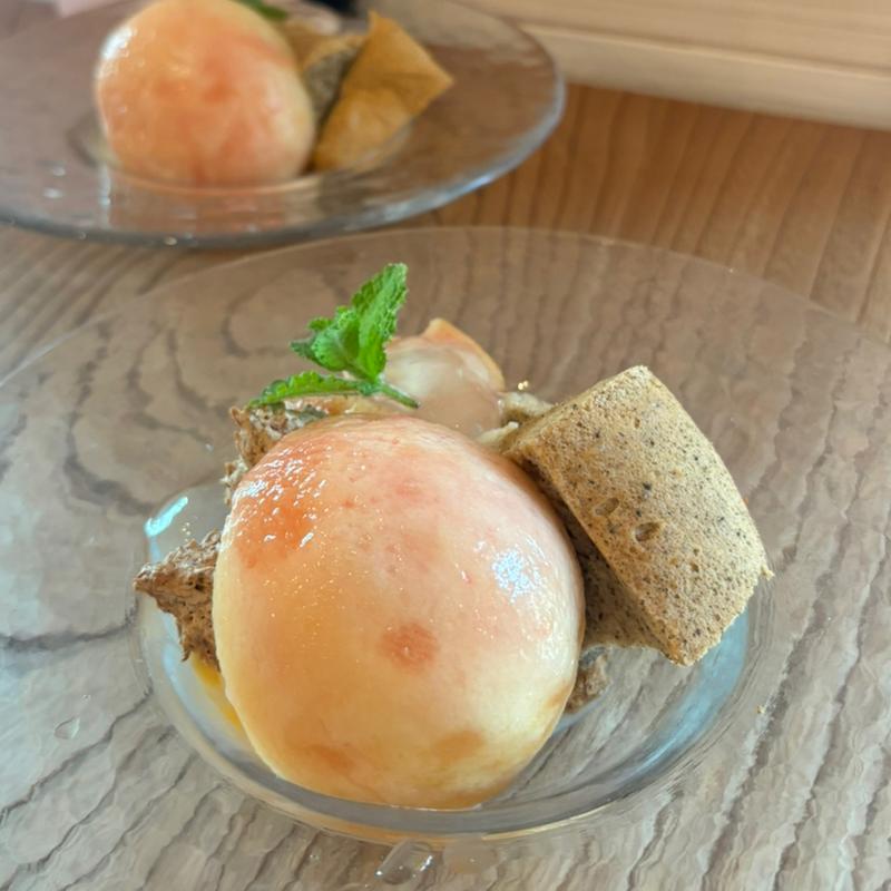 季節のデザート（桃とチーズのムース）(カフェドミーミ（Café de mimi）)