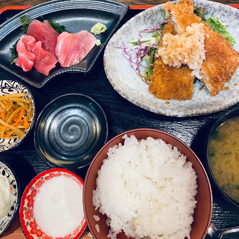 真あじフライおろしポン酢とまぐろのお刺身(居酒屋 仕立屋 多摩センター店)