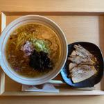 平日限定中華そば+トッピングチャーシュー