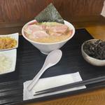 背脂潮中華そば(流行るより愛される一杯を)