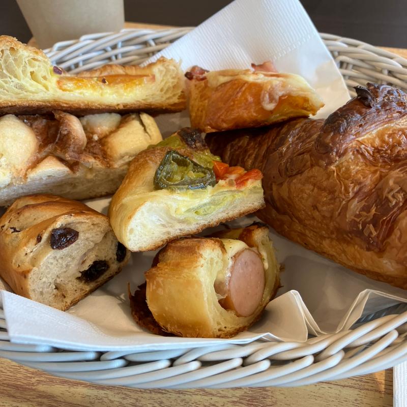 DELYBREAD日替わりパンの盛り合わせ(BLANDE MISATO)