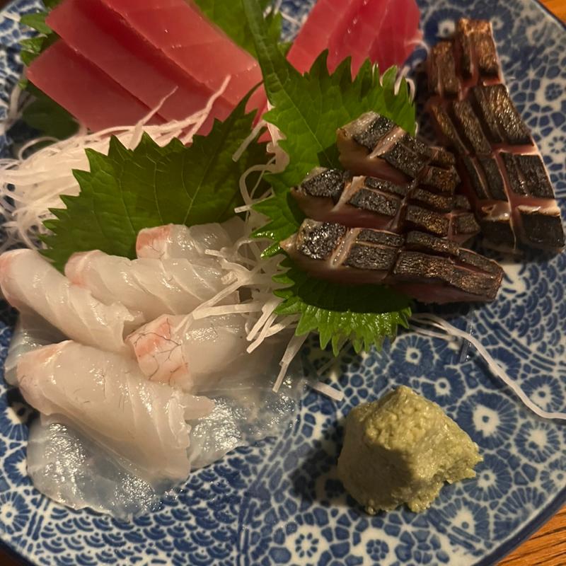 刺し身盛り合わせ 鮪 炙りしめ鯖 鯛(前田屋 )