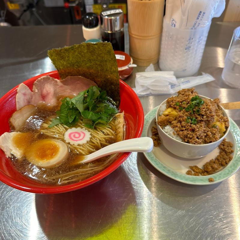 醤油ラーメンとこぼれそぼろ丼(立ち呑みとラーメン れんげ)