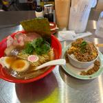 醤油ラーメンとこぼれそぼろ丼
