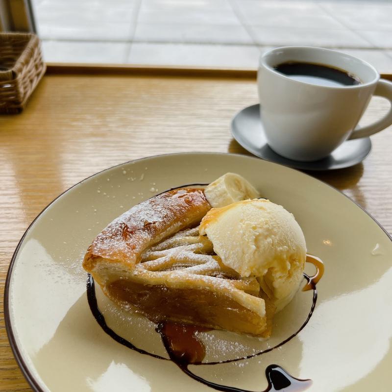 あたたかいアップルパイ(juju 130 cafe )