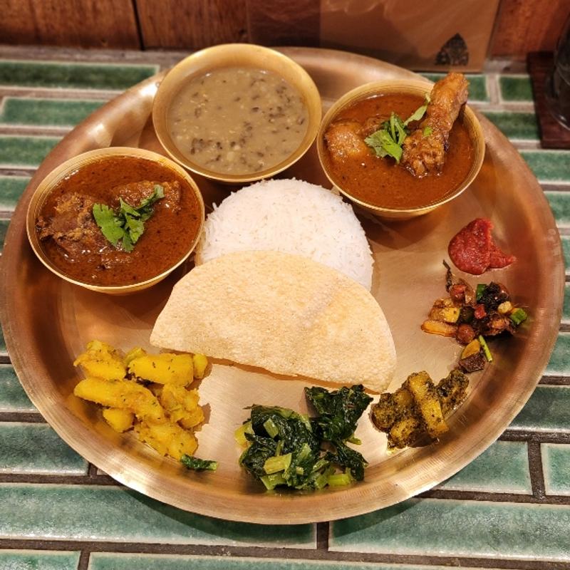 ネパールダルバート カリー2種盛り(ニタカリバンチャ)