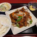 人気の黒酢豚ランチセット