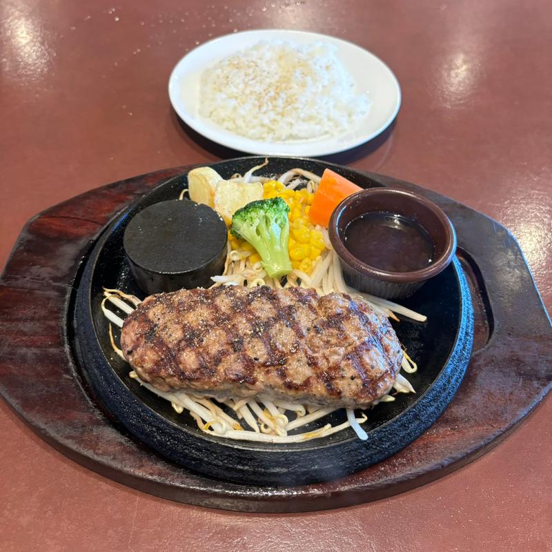 弾力バーグステーキ180g(カウベル 八千代本店)