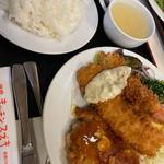 ガーリックチキン、エビフライ、イカフライ定食(キッチンスズキ)