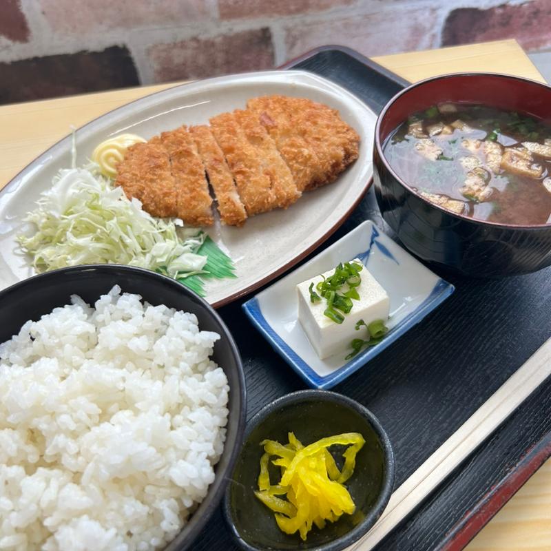 たなかやのロースかつ定食(大衆食堂 たなかや食堂 )