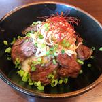 ブラックアンガス牛を使用した旨辛牛ハラミ丼セット