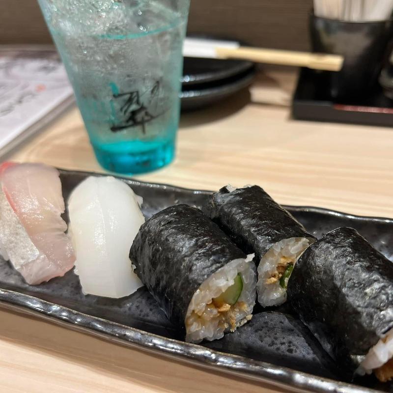 握り二貫 巻物(鮨と四季酒肴 玉椿)