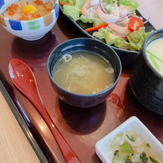 名物ジャンボ茶わんむし・ミニサーモン丼(北海道生まれ和食処とんでん 北鎌倉店)